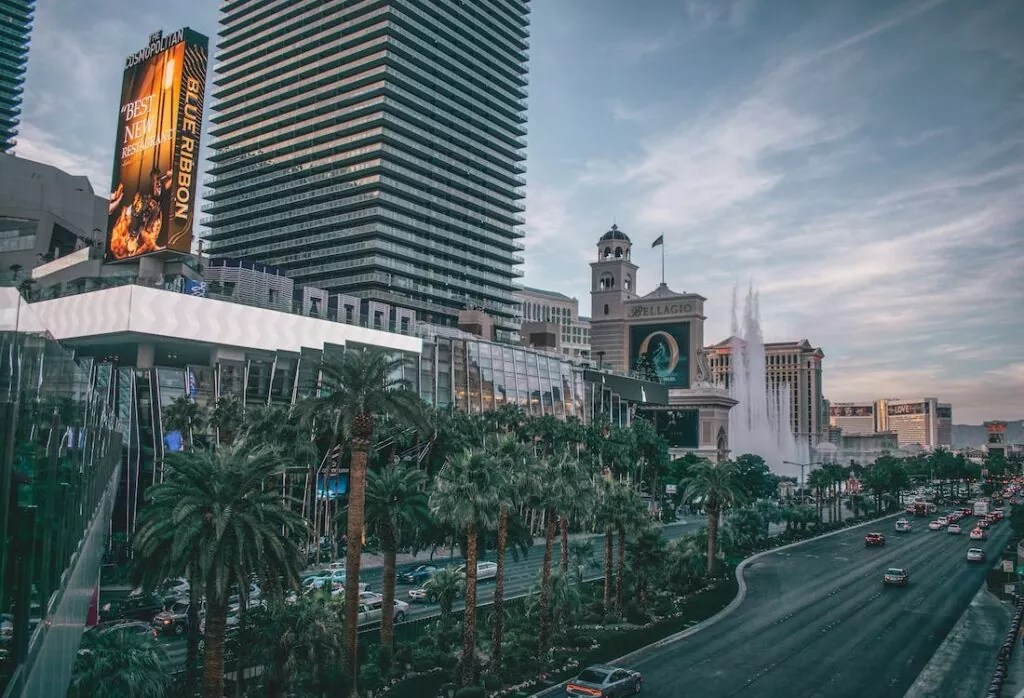 Living in Las Vegas - 10 Reasons Why We LOVE Living Here