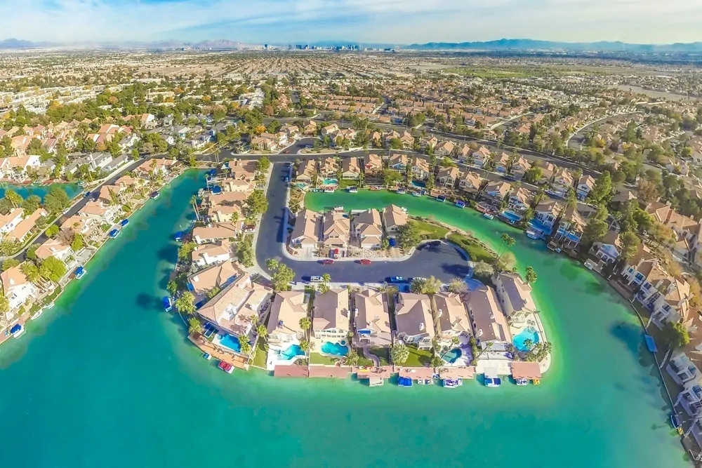 Desert Shores vs The Lakes
