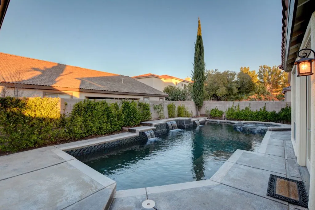 Las Vegas pool homes